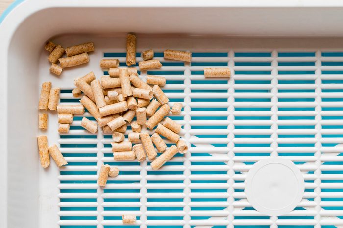 The image of woody litter tray for cats