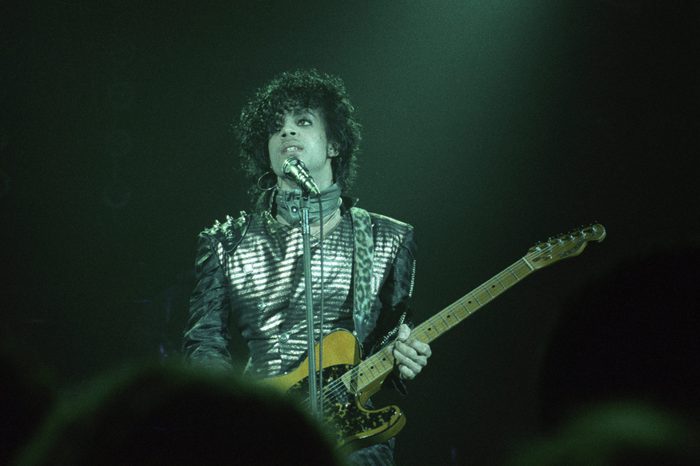 Prince performs a benefit concert in minnesota minneapolis