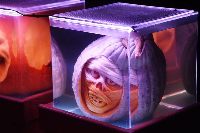 scary mummy pumpkin decoration for halloween