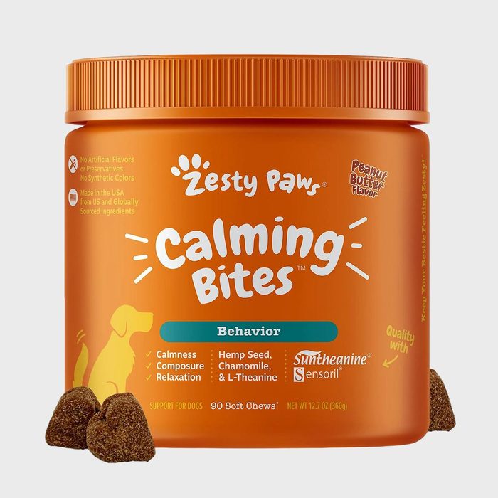 Container displays calming dog treats in peanut butter flavor, labeled 