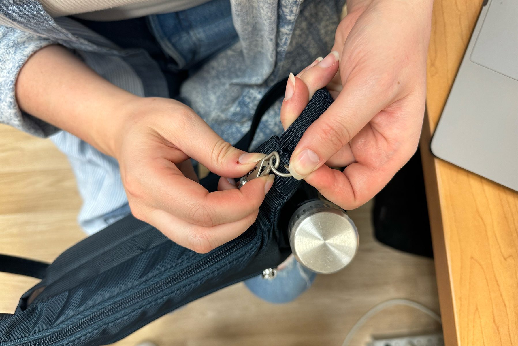 Travelon Messenger Bag Locking Zipper